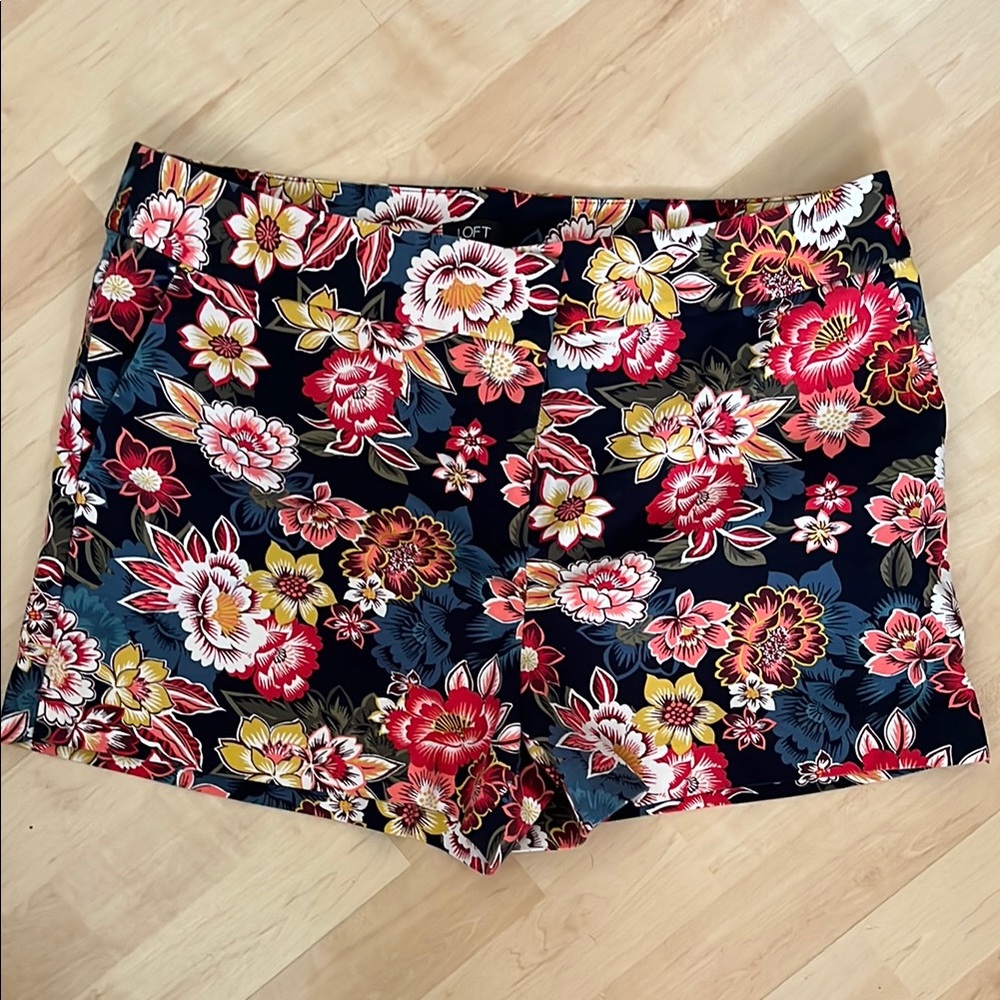 LOFT floral Shorts- like new